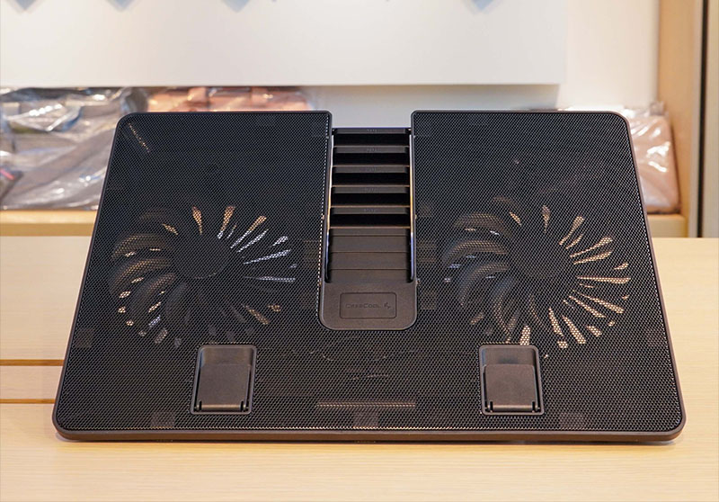 Đế tản nhiệt laptop thương hiệu Deepcool