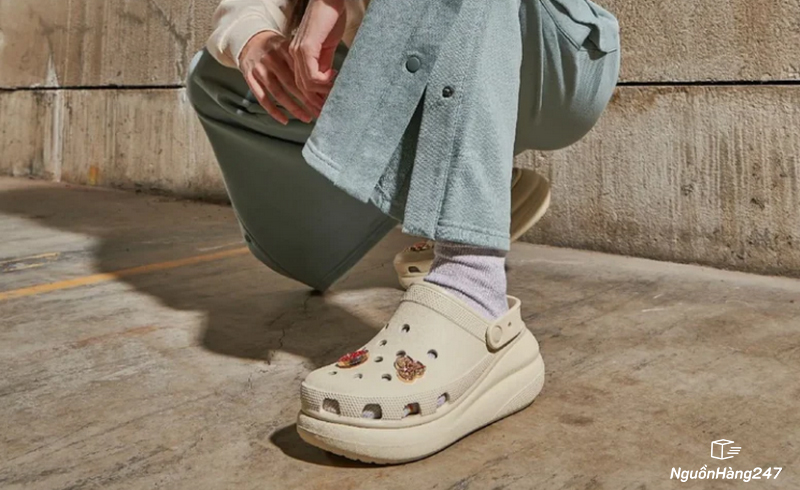 Giày Clog đế cao Unisex Crocs Crush Classic