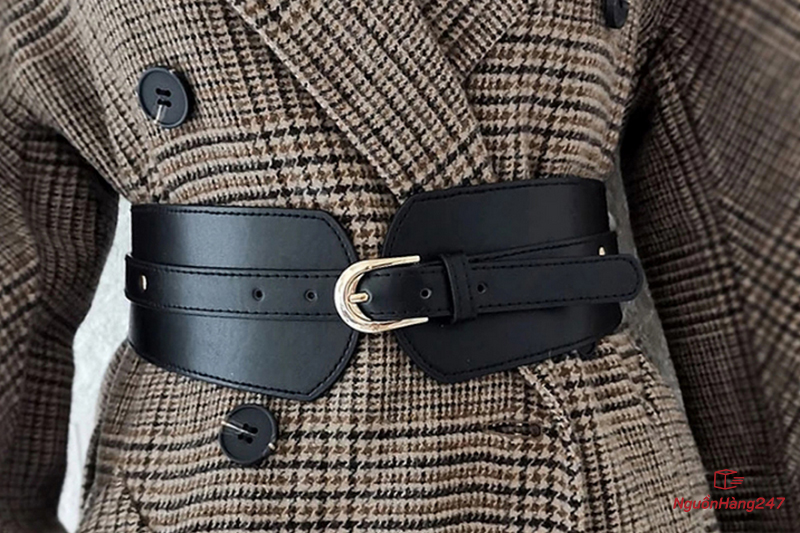 Thắt lưng bản rộng