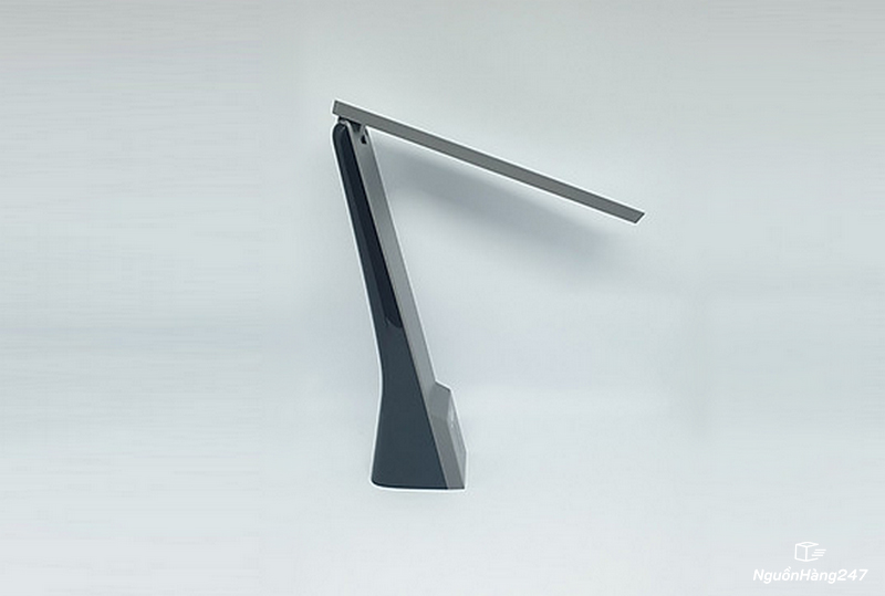 Thương hiệu đèn bàn chống cận Midea