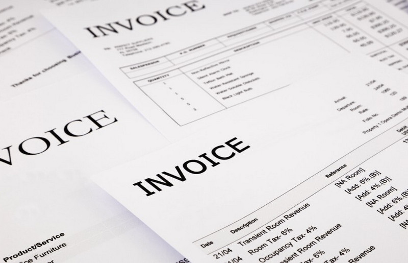 Chủ shop bán hàng cung cấp các hóa đơn chứng từ đầy đủ