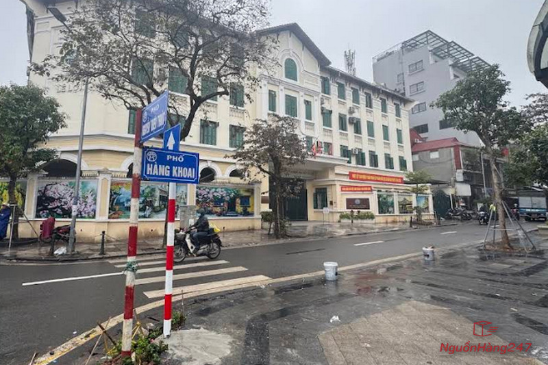 Hướng dẫn cách đến chợ Đồng Xuân