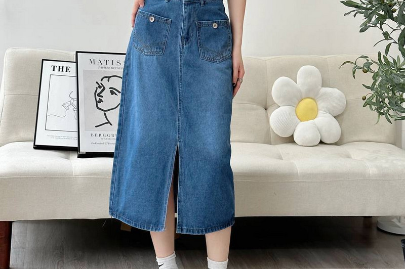 Chân váy jean xẻ tà 