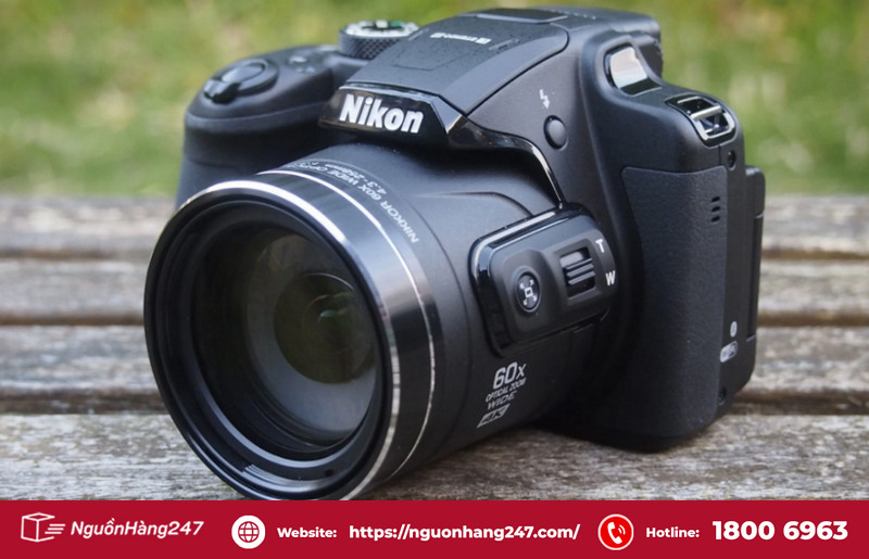Nikon B700