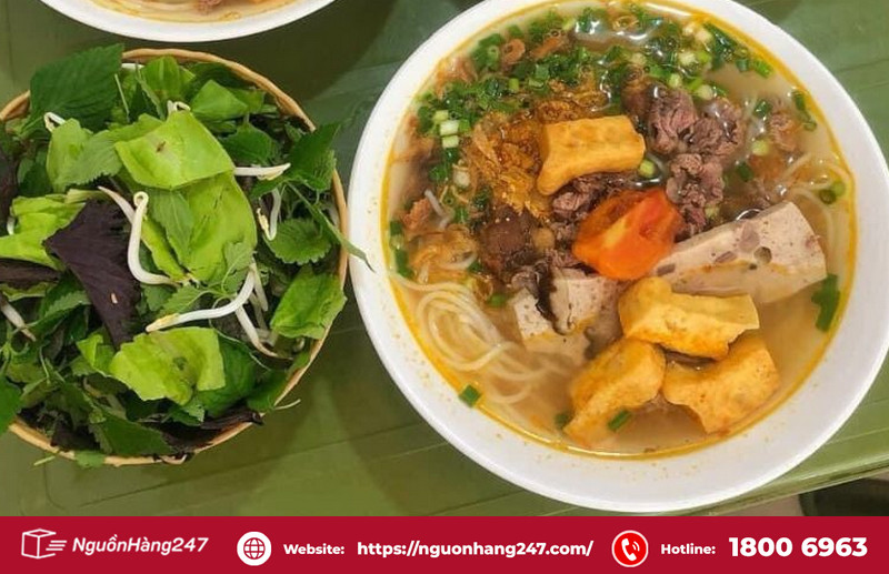 Chợ Long Biên bán gì?