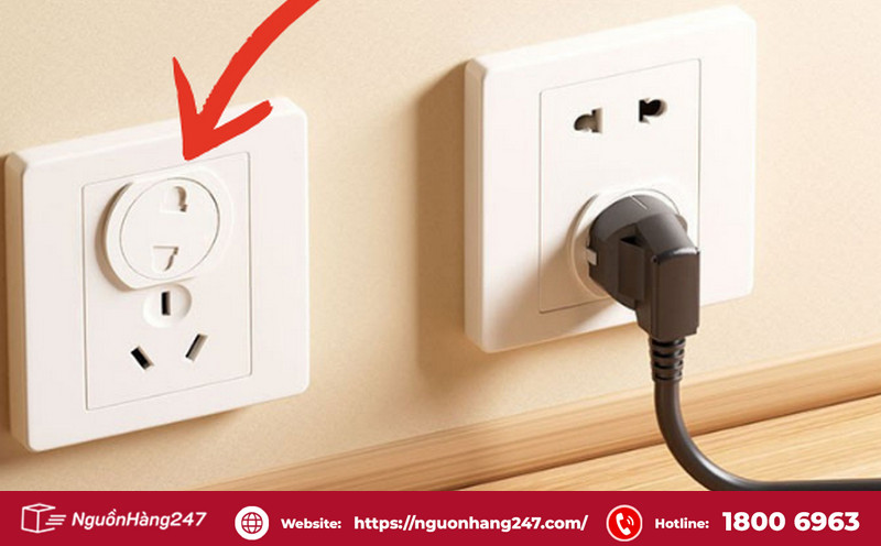 Nắp bịt ổ điện xoay tự động