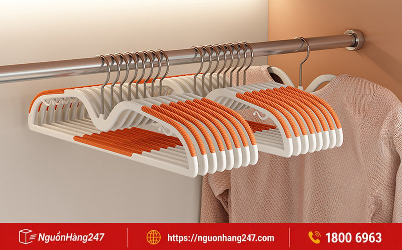 Móc treo quần áo bằng nhựa